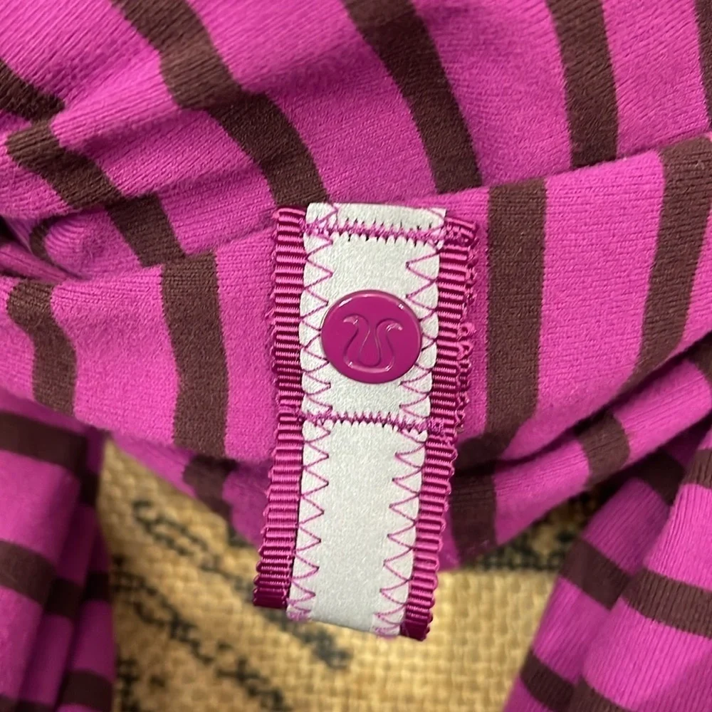 Lululemon Vinyasa Scarf Deenie Stripe Regal Plum Bordeaux Drama